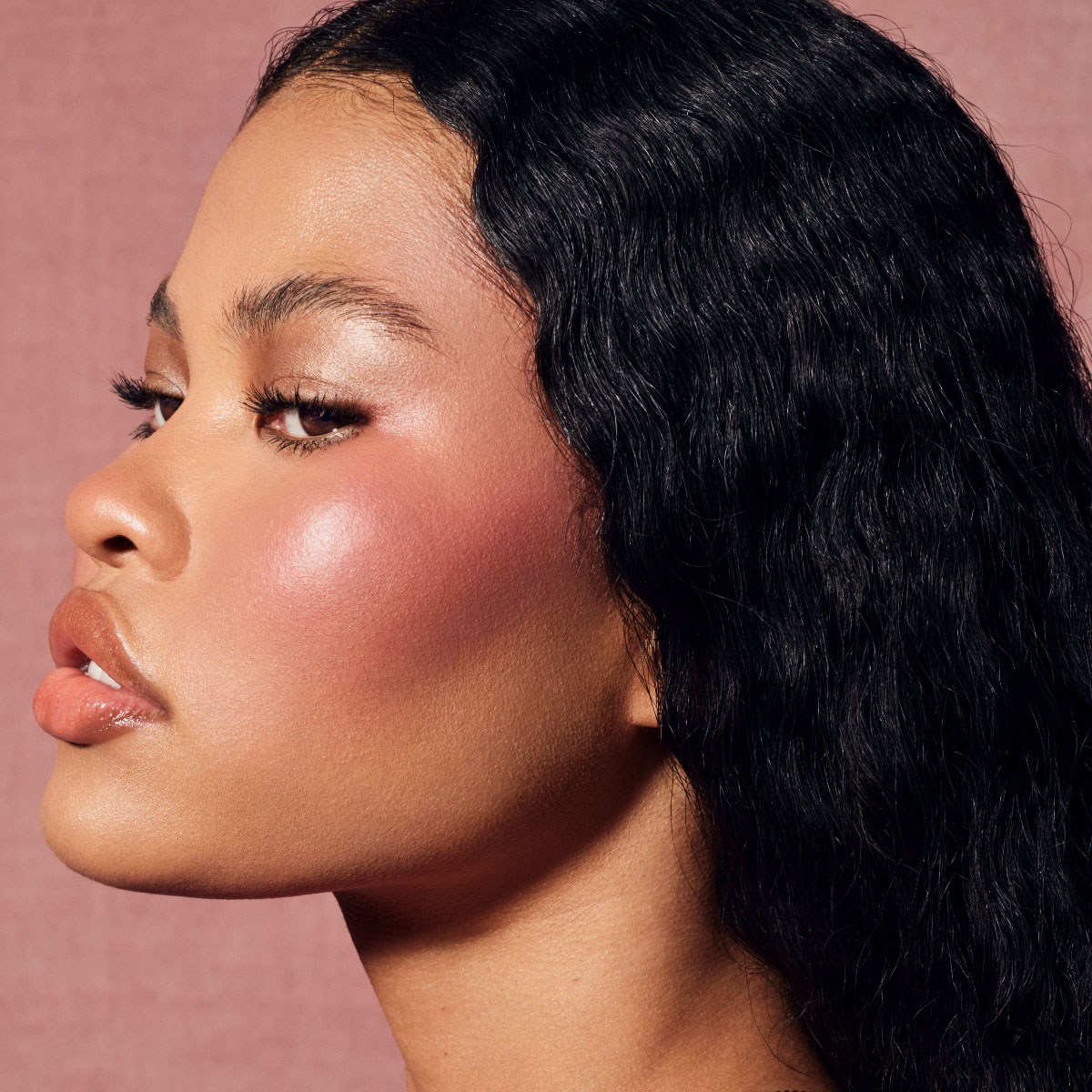FENTY CHEEKS SUEDE POWDER BLUSH (RUBOR PARA MEJILLAS)